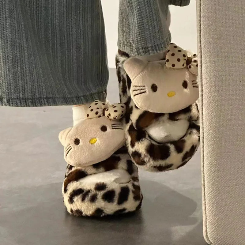 Y2K H. Plyšový pantoflíček Kitty Leopard