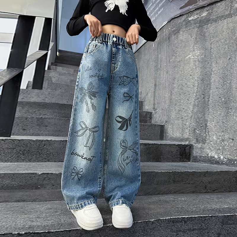Jeans mit handgezeichnetem Graffiti-Motiv für Mädchen – Trendige Jeanshose mit weitem Bein für Teenager, lockere Hose für Frühling und Herbst (4–15 Jahre)