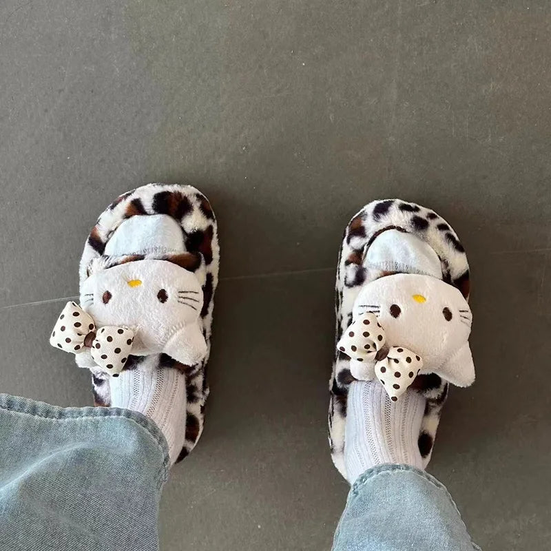 Y2K H. Plyšový pantoflíček Kitty Leopard