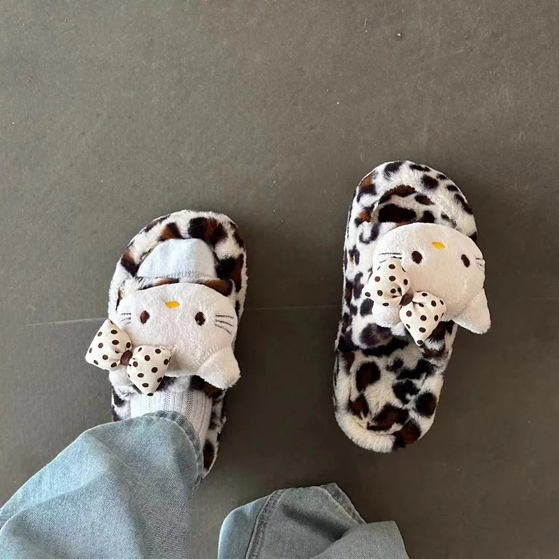 Y2K H. Plyšový pantoflíček Kitty Leopard