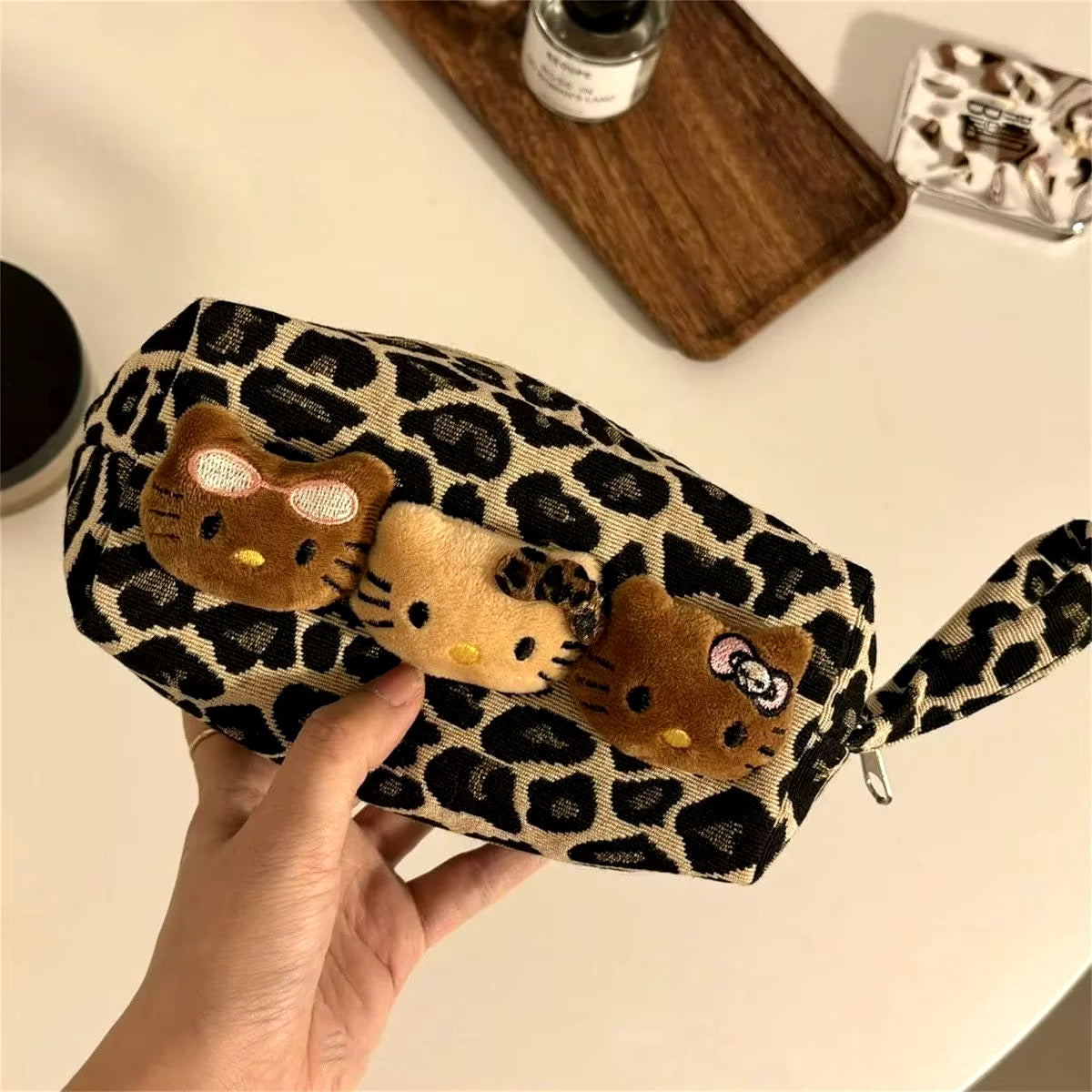 H.Kitty Kabelka Leopardí kosmetická taštička