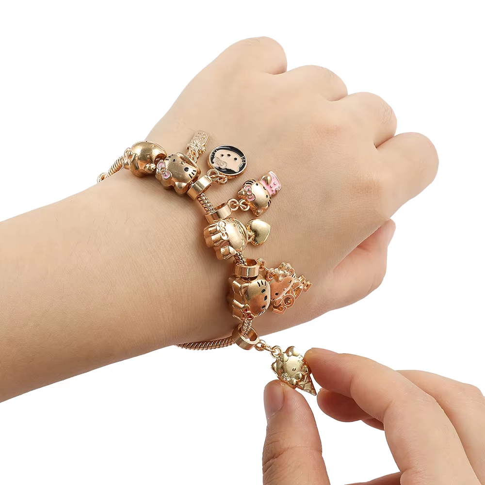 HK vergoldetes Armband mit Anhängern - Hochwertiger Kawaii-Schmuck für Frauen und Mädchen