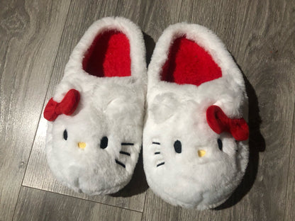 Hello Kitty Fuzzy-Hausschuhe